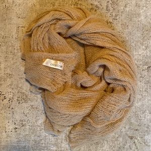 Vintage Cousins Scarf *HOT ITEM*